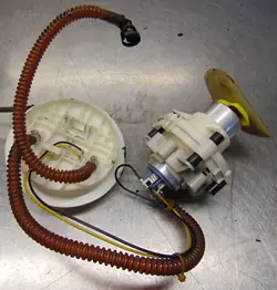 Pompe à carburant Audi OE 4B0 906 087 P - Occasion