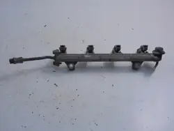 Carril de inyección Mitsubishi OE 73096XB para Colt V CJ0