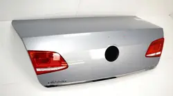 Takaluukun kansi OEM 371116684 VW Passat B7 Sedanille