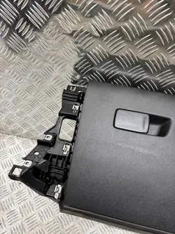 Matkustajan hansikaslokero OEM 681083329R Renault Kangoo IV