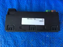 Audi USB-portti OEM 4N1035736 A6 Allroad C8 2022
