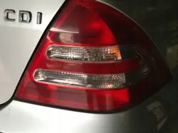 Lámpara trasera derecha Mercedes W203 OE 2038200264