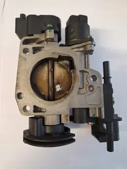 Corps de papillon Peugeot 1635J7