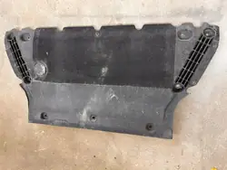 Placa de cobertura do motor Audi A4 B9 A5 F5 8W0863821D