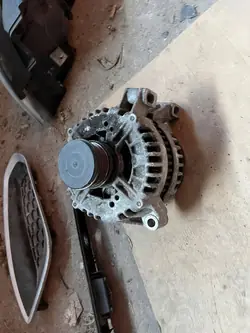 Volvo S60 2.4 Diesel Alternaattori