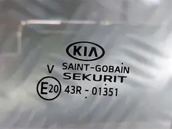 Vitre teintée gauche arrière KIA OEM pour Ceed III Break