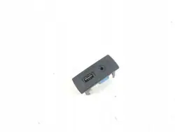 USB-portti OEM A4478200087 Mercedes-Benz 2.14L Dieselille