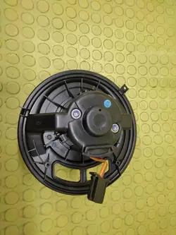 BMW 1 E87 Ventilador de ar 64119144200