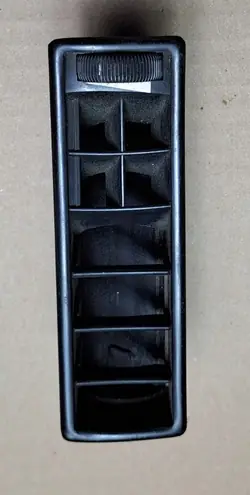 Grille d'aération gauche OEM 1268310742 pour Mercedes W126