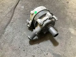 Moteur de Circulation d'Eau Volvo OEM P32339380 Occasion