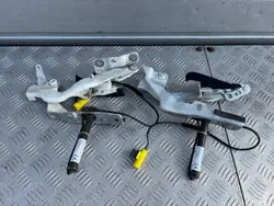 Charnières de capot Mercedes W176 Classe A OEM 650 - Avant