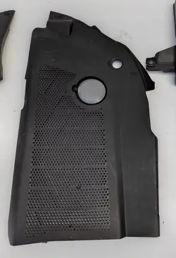 Rechter Motorafdekking OEM 66824EG000 voor Infiniti M35
