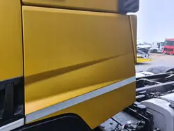 OEM KLAPA SCHOWKA DRZWICZKI LEWE RENAULT GAMA T RANGE