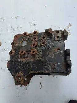 OEM 20892760 Oikea Jousituskiinnike Renault Midlumille