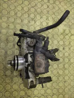 Brandstofpomp Toyota Yaris II 1.4 OEM 0445010134