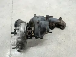 Turbolader met spruitstuk OEM 03C145701 voor VW Golf V