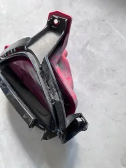 OEM 92405-J7300 vänster bakre stötfångarlampa med ram