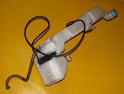 Pesunesteen säiliö Pump Audi A8 D2 99-02 4D0955451D