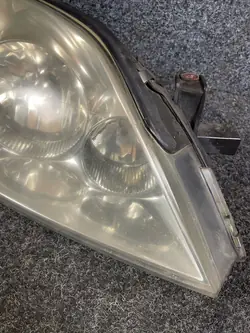 Nissan Primera P12 Lampe Avant Droite 26010 AU800