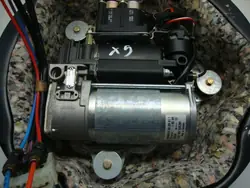 Compresseur suspension BMW X5 E53 OEM 881082099
