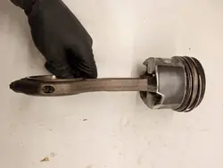 Kolben Pleuel OEM 83L82 für 3.0 TDI VW Touareg