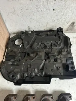 Couvercle Moteur Skoda OEM 04L103925T - Occasion