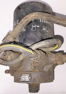 LA8061 Lufttrockner-Basis für Renault Midlum - Gebraucht