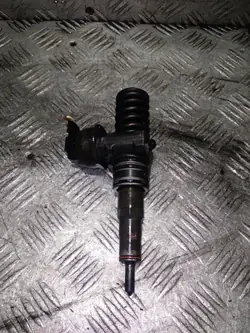 Tuulilasinpesupumppu OEM 038130073B6 Skodalle