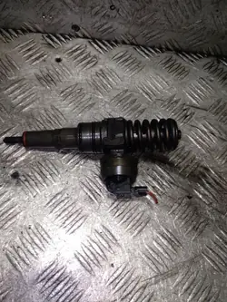 Vindrutetvättspump OEM 038130073B6 för Skoda