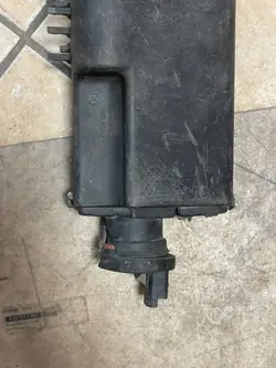 Filtre à charbon OEM pour Peugeot 307 SW 2.0B 04'
