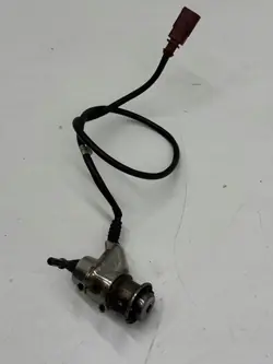 AdBlue-suutinventtiili OEM 04L131113J Audi A6 C7:lle