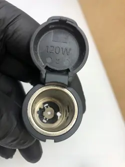Sytkäripistorasia 12V OEM 9666105377 Citroenille