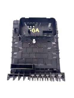 Sulakekotelo OEM 1K0937125D Audi A3 8P 2.0 TDI:lle