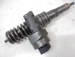 Volkswagen OE 038130073AA Injector