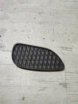 Mercedes-Benz GLA W156 2015 Rejilla inferior parachoques delantero derecha A1568853422