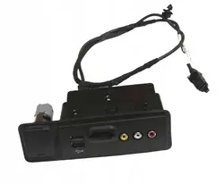 Tomada AUX/USB Ford OEM BT4T14F014AE - Usado