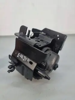 Käytetty Land Rover polttoainesuodatin OEM M8D29D202AF