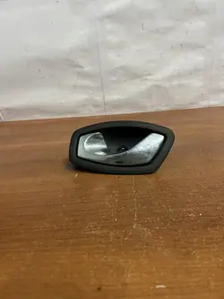 OEM D3685 Etu vasen sisäovenkahva Renault