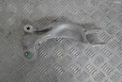 Höger stötdämparfäste Audi A5 S5 8W OEM 8W0413038