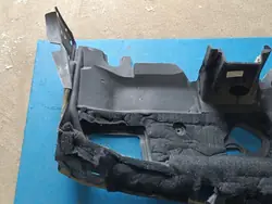 OEM 80B863947D Väliseinäeristys Audi Q5 II:lle