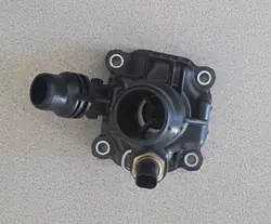 Carcasa de termostato Volvo XC60 II S90 XC90 V90 2.0D