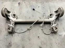 Poutre d'essieu arrière avec tambours ABS OEM Opel Corsa D
