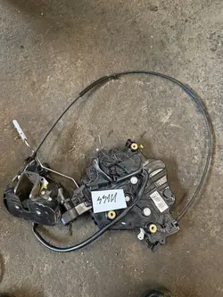 VW T5 Höger Skjutdörrslås 7H0843654ED