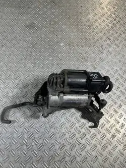 Mercedes-Benz OEM A0993200004 Jousituskompressori