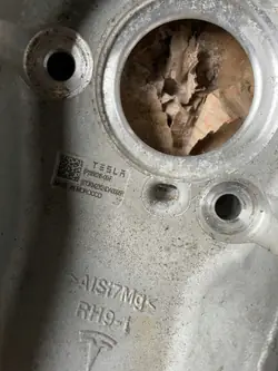 Pivot avant droit Tesla Model Y 2020- OEM 1188316-00-F
