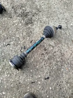 VW Passat B5 A6 C5 Höger Drivaxel 8D0407272EA