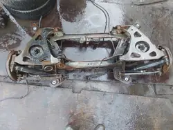 OEM KOMPLETNE ZAWIESZENIE BELKA SANKI TYŁ Bakaxelupphängning