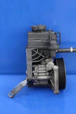 Servostyrningspump Mercedes W212 W218 CLS 2.2 CDI A0064664701