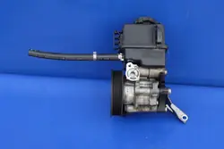 Bomba de dirección asistida Mercedes W212 W218 CLS 2.2 CDI A0064664701