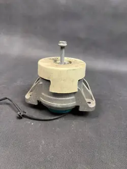 Mercedes Engine Mount Bracket A2222408017